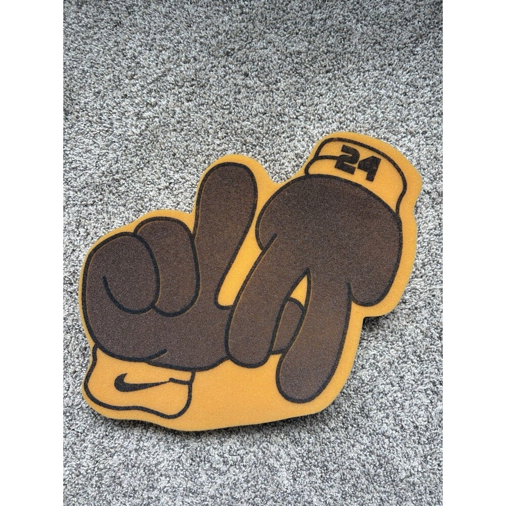 RARE NIKE Kobe Bryant 2008 The Muppets Staples Center Promotional Foam Finger
